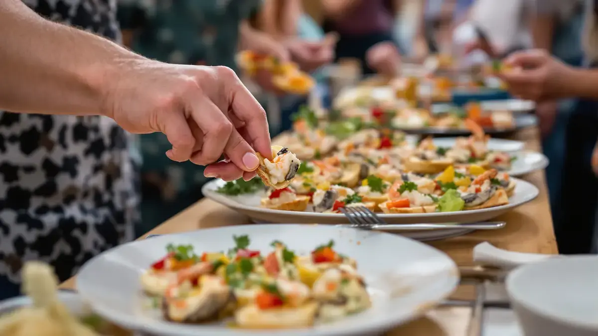 Deze krab- en grijze garnalenhapjes verdwijnen altijd binnen enkele minuten bij de borrel