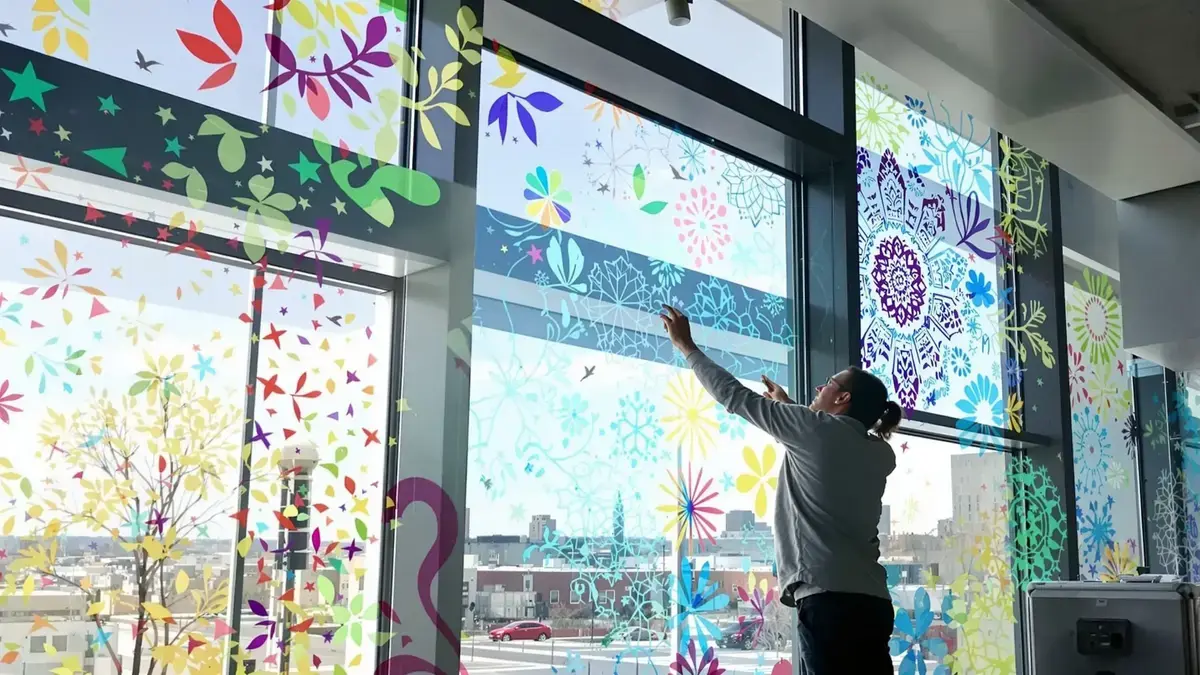 Red de vogels door raamfolie op je ramen aan te brengen: een effectieve methode die je absoluut moet ontdekken