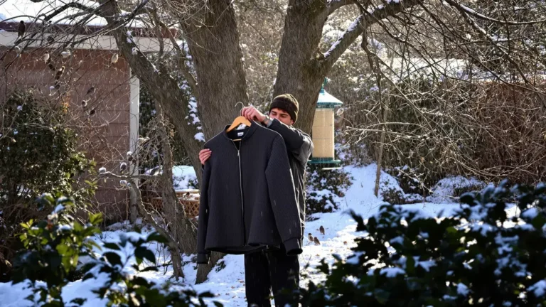 Een kledinghanger om vogels in de winter te beschermen: werkelijkheid of illusie? Objectieve analyse